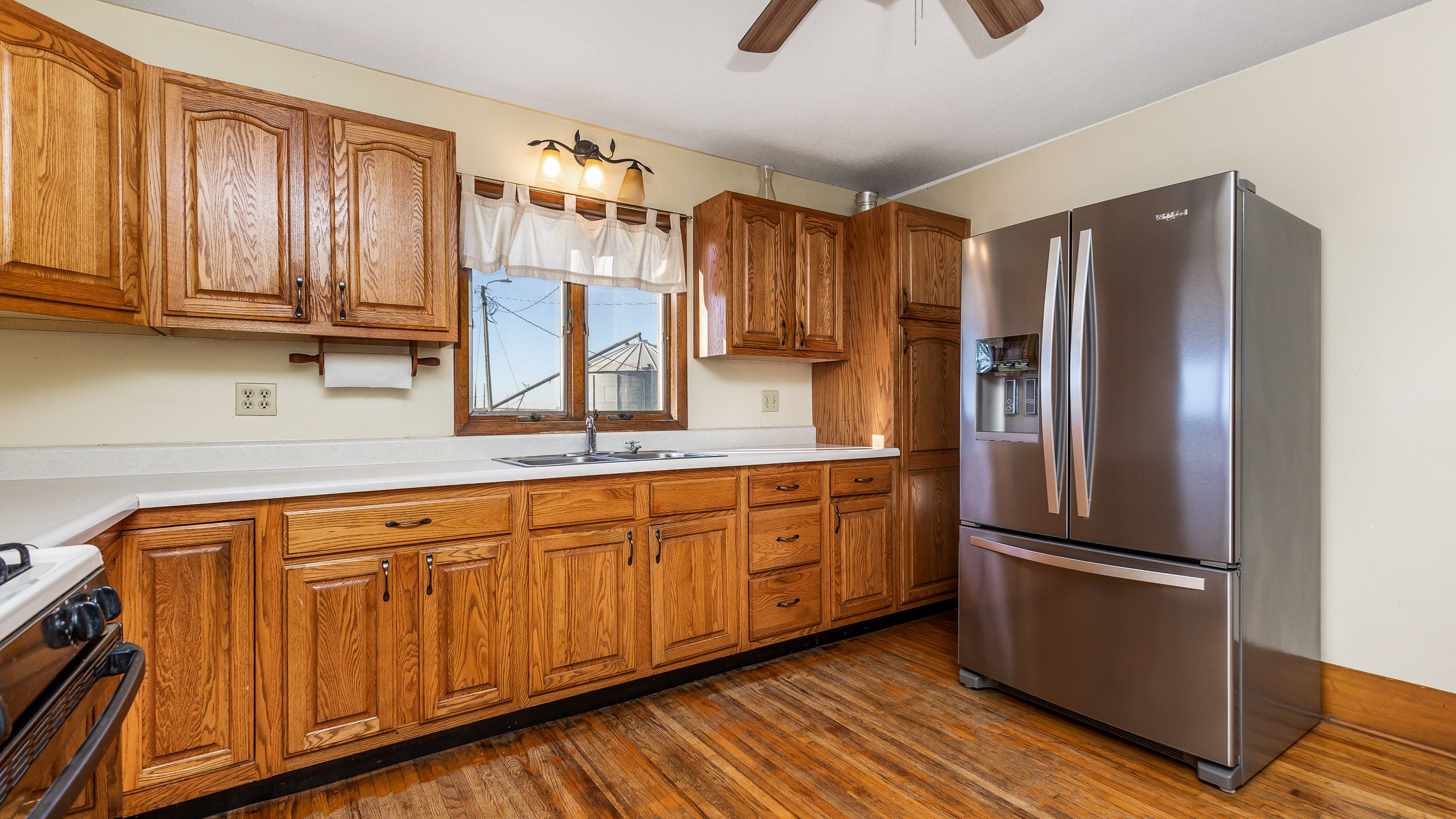 Listing Photo: 12-9162 RICHLAND RD012